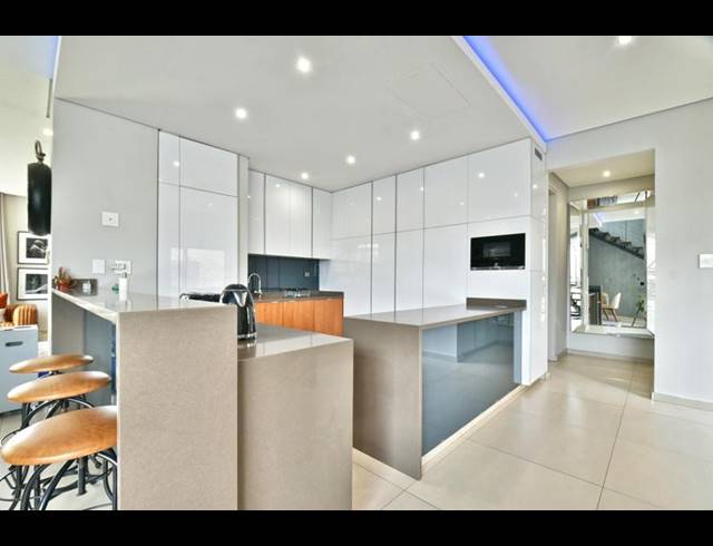 2 BEDROOM APARTMENT FOR SALE IN FOREST TOWN